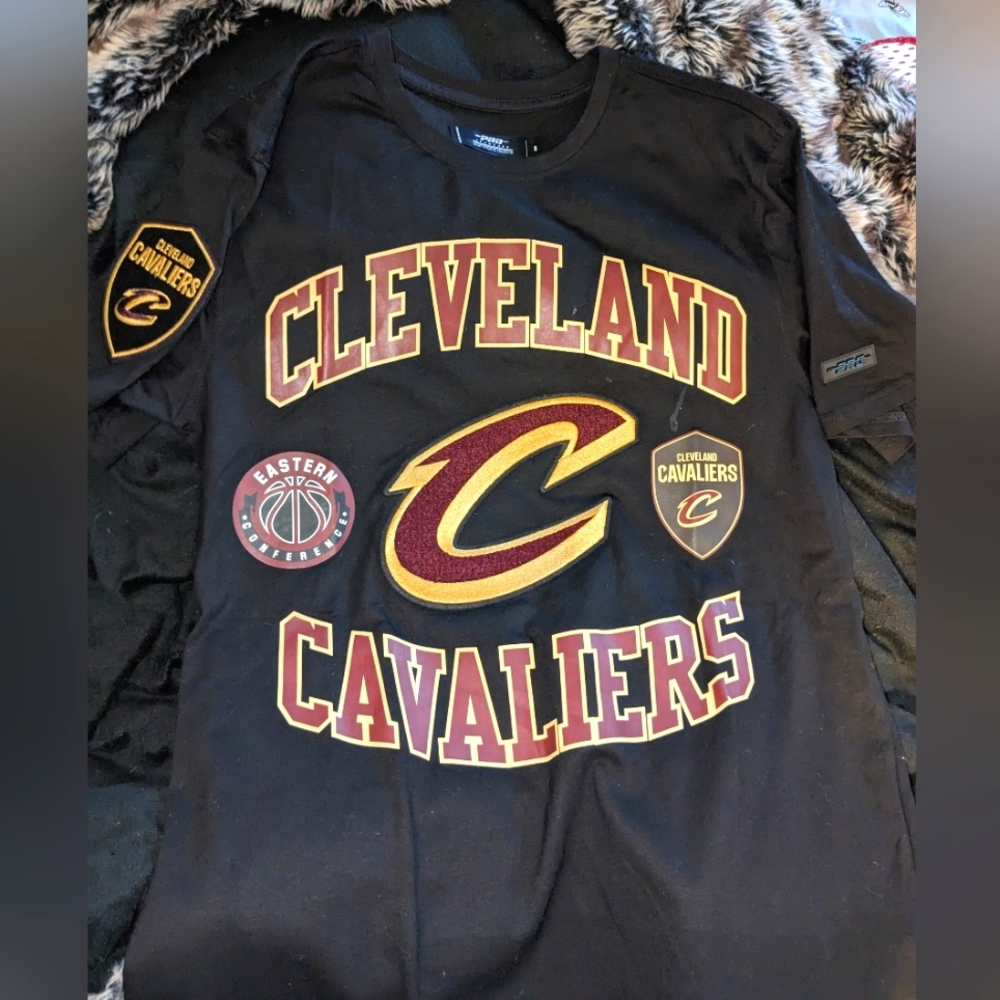 NBA Luxury Cavs Tshirt/MensSM/Authentic//Never Worn//Matching Shorts Available